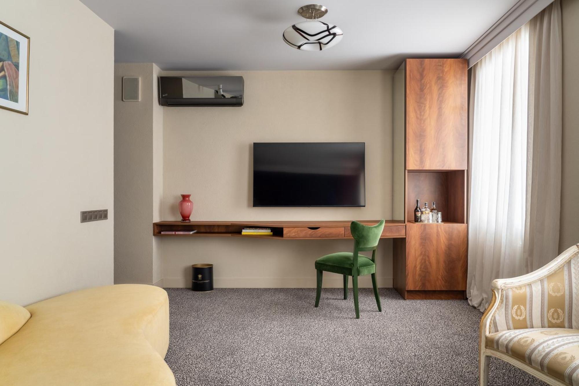 Vozdvyzhensky Boutique Hotel Kiev Bagian luar foto